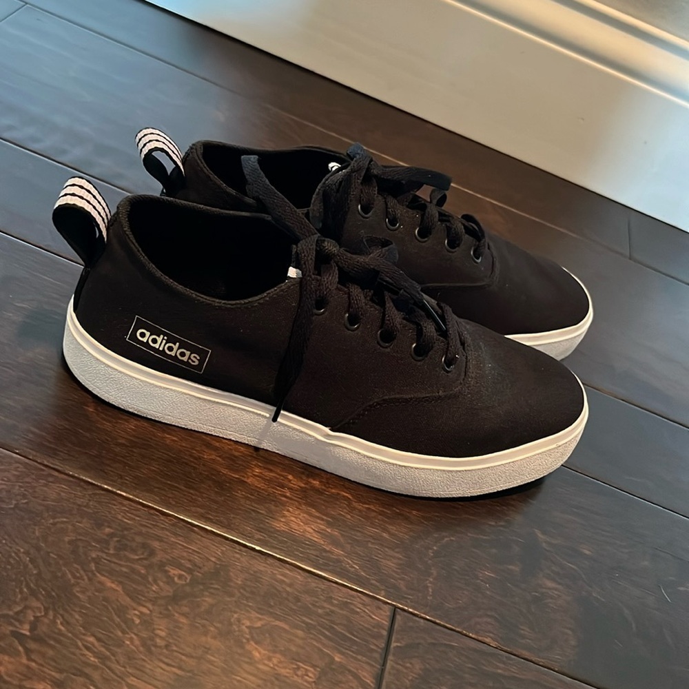Adidas black sneaker 8.5